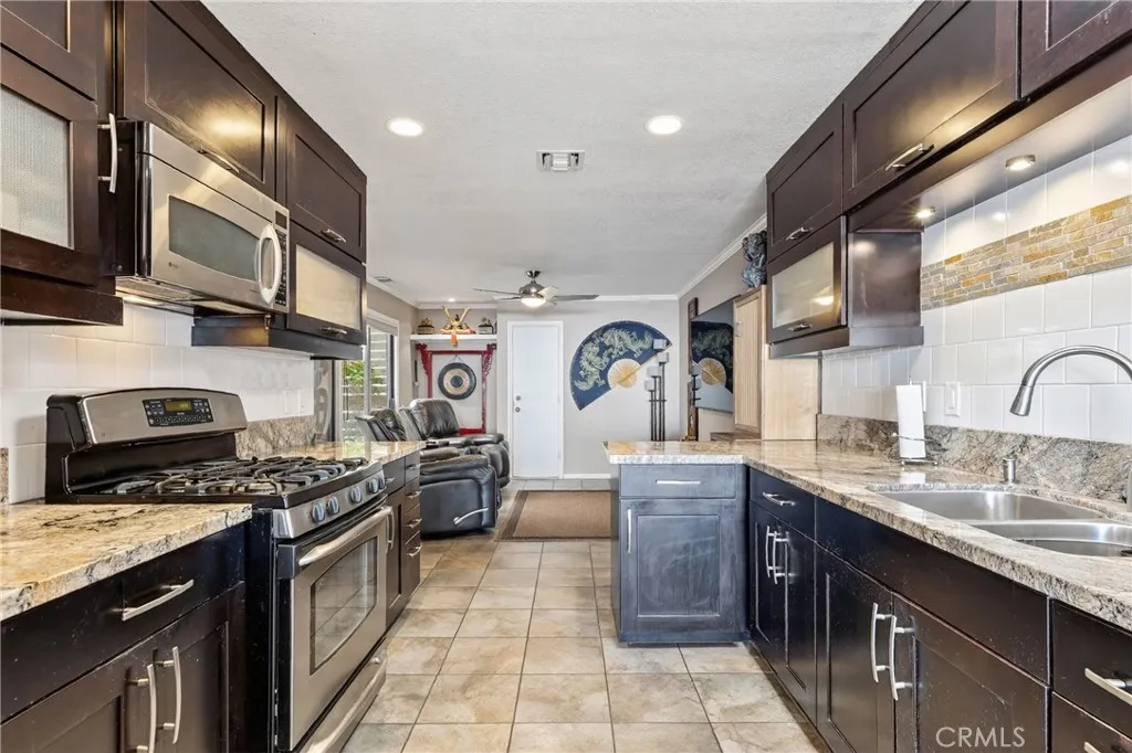 892 W Highpoint, Claremont, California 91711 home-pic-18